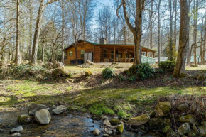 Sugar Cove by AvantStay Cabin by The River w Hot Tub Pool Table Guest House
